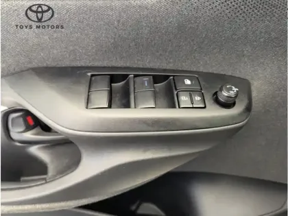 Photo 5 Toyota Yaris Hybride 116h Design