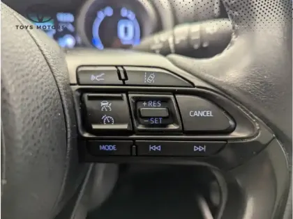 Photo 8 Toyota Yaris Hybride 116h Design