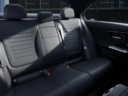 Photo 38 Mercedes Classe C Gén. V (W206) Ph1 AMG Line + 4