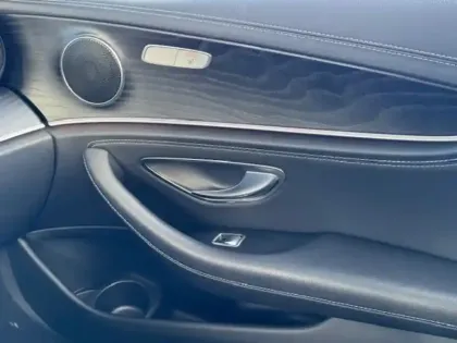 Photo 15 Mercedes Classe E Berline 220 d AMG Line