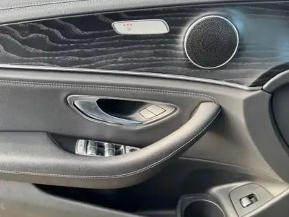 Photo 16 Mercedes Classe E Berline 220 d AMG Line