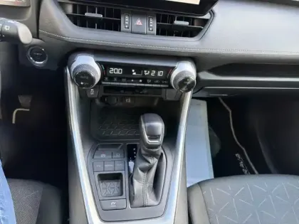 Photo 11 Toyota Rav4 Hybride 2WD 218ch Dynamic