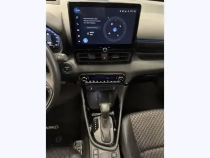 Photo 10 Toyota Yaris Hybride 130h Première PREMIERE