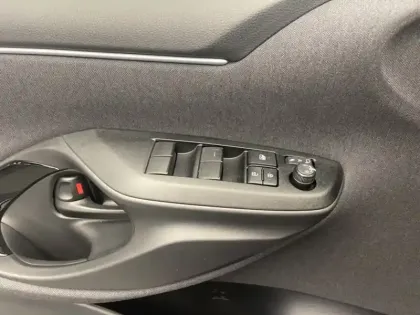 Photo 12 Toyota Yaris Gén. IV Ph1 Collection 5