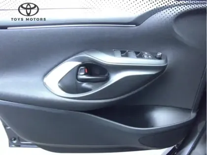 Photo 10 Toyota Yaris Hybride 116h Dynamic