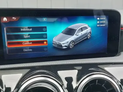 Photo 13 Mercedes Classe A 250 e AMG Line