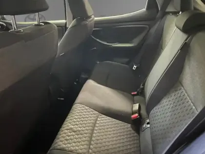 Photo 13 Toyota Yaris Hybride 116h Dynamic