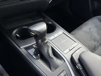 Photo 13 Lexus UX 250H 2WD Pack Confort Business