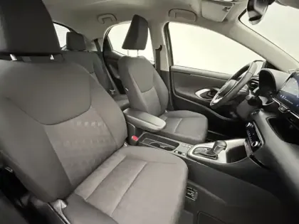 Photo 13 Toyota Yaris 116h Dynamic