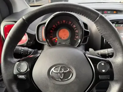 Photo 19 Toyota Aygo 1.0 VVT-i X-CITE X -SHIFT