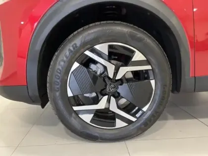 Photo 10 Peugeot 2008 Gén. II Ph2 Allure 5