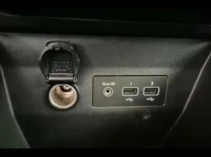 Photo 13 Renault Clio  1.5 Blue dCi 100ch Evolution