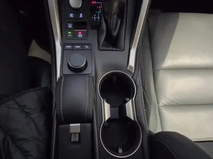 Photo 8 Lexus Nx  300h 4WD Pack Business