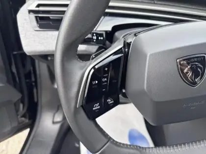 Photo 13 Peugeot 5008  Hybrid 145ch Allure e-DCS6