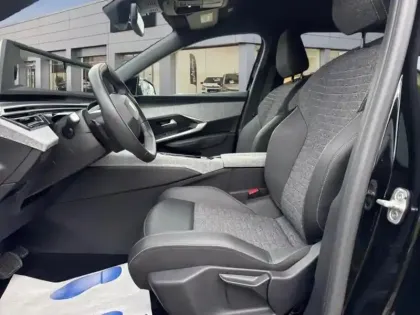 Photo 8 Peugeot 5008  Hybrid 145ch Allure e-DCS6