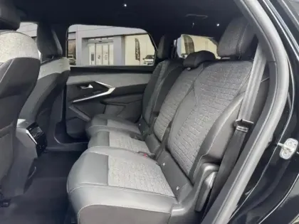 Photo 9 Peugeot 5008  Hybrid 145ch Allure e-DCS6