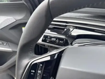 Photo 14 Peugeot 5008  Hybrid 145ch Allure e-DCS6