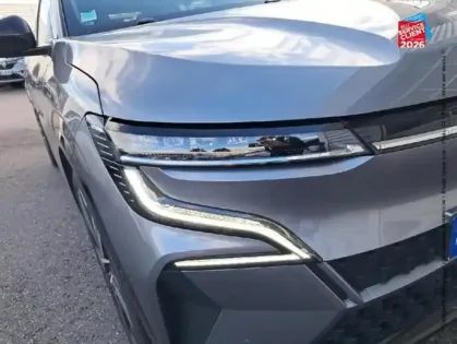 Photo 12 Renault Megane  E-Tech Electric EV60 220ch Iconic super charge