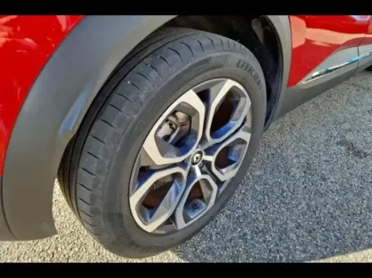 Photo 12 Renault Captur  1.6 E-Tech hybride 145ch Intens -21