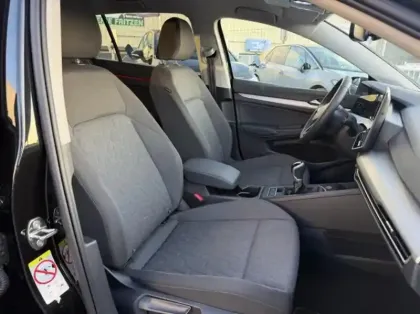 Photo 7 Volkswagen Golf  1.5 TSI EVO2 116ch VW Edition