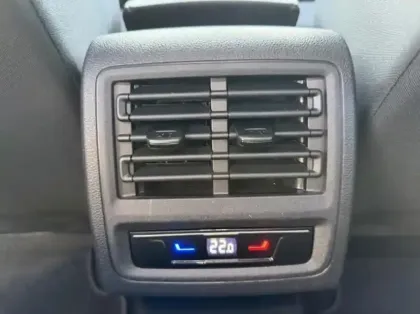 Photo 9 Volkswagen Golf  1.5 TSI EVO2 116ch VW Edition