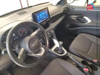 Photo 14 Toyota Yaris Gén. IV Ph1 NG Dynamic Business 5