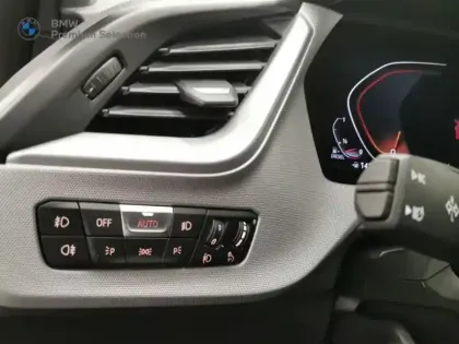 Photo 8 BMW Serie 1 Série 1 116d 116ch Business Design