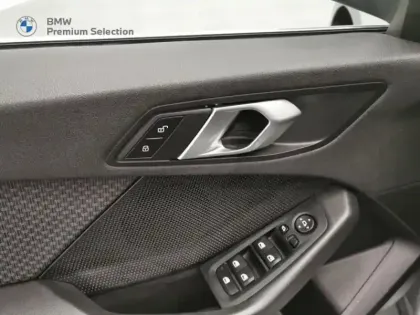 Photo 11 BMW Serie 1 Série 1 116d 116ch Business Design