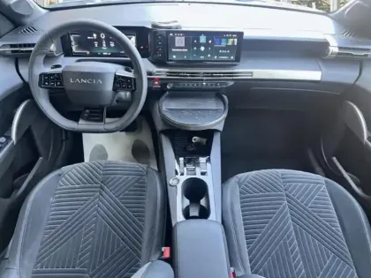 Photo 7 Lancia Ypsilon  1.2 Ibrida 100ch LX eDCT6