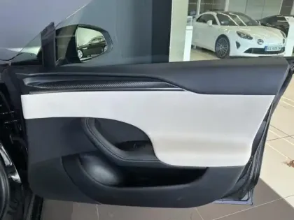 Photo 8 Tesla Model S  Tri-Motor Plaid