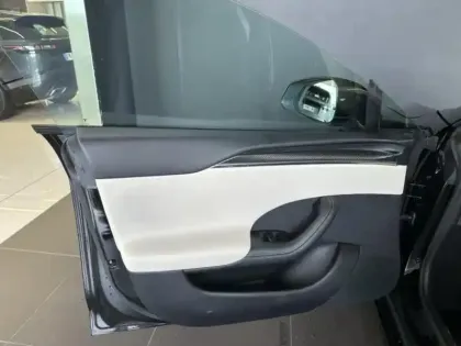 Photo 7 Tesla Model S  Tri-Motor Plaid