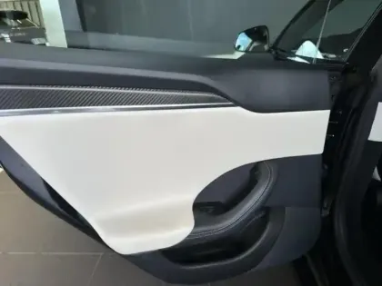 Photo 9 Tesla Model S  Tri-Motor Plaid