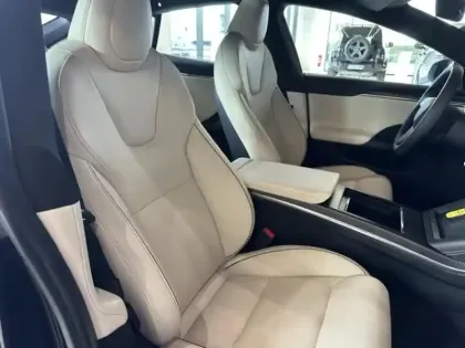 Photo 5 Tesla Model S  Tri-Motor Plaid