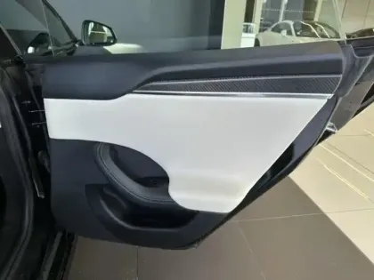 Photo 10 Tesla Model S  Tri-Motor Plaid