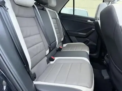 Photo 8 Volkswagen T-roc  1.5 TSI EVO 150ch Carat Exclusive DSG7 S&S