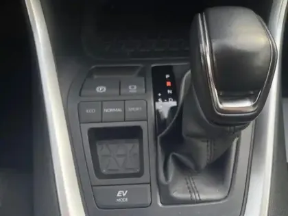 Photo 10 Toyota Rav4  2.5 Hybride 218ch Dynamic 2WD MY23