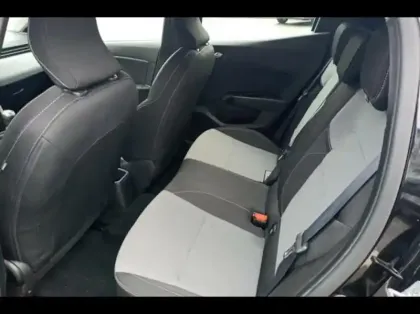 Photo 10 Renault Clio  1.5 dCi 100ch Evolution - 25