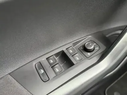 Photo 13 Volkswagen Taigo  1.0 TSI 116ch R-Line Edition DSG7