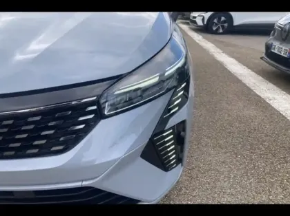 Photo 13 Renault Clio  1.6 E-Tech 145ch full hybrid Techno - 25