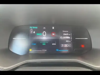 Photo 8 Renault Clio  1.6 E-Tech 145ch full hybrid Techno - 25