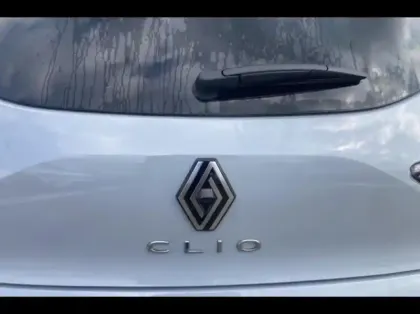 Photo 14 Renault Clio  1.6 E-Tech 145ch full hybrid Techno - 25
