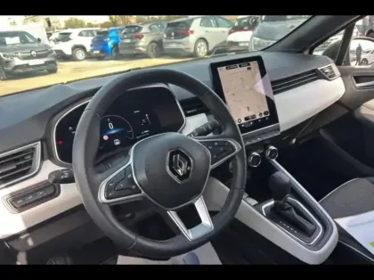 Photo 11 Renault Clio  1.6 E-Tech hybride 145ch Techno