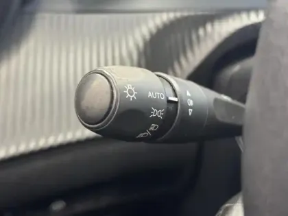 Photo 10 Peugeot 208  1.2 PureTech 75ch S&S Style