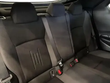 Photo 8 Toyota C-HR  2.0 Hybride 200ch Design NG23