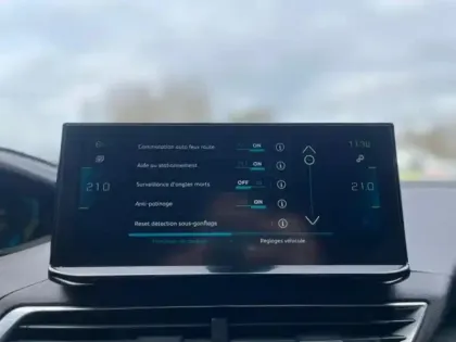 Photo 13 Peugeot 3008  HYBRID 225ch Allure Pack e-EAT8