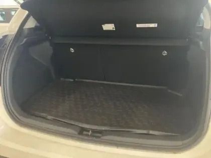 Photo 11 Toyota Yaris  116h Design 5p MY22