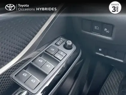 Photo 14 Toyota C-HR  122h Collection 2WD E-CVT RC18