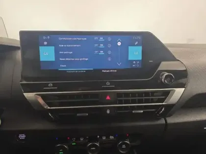 Photo 14 Citroën C4  Moteur électrique 136ch (100 kW) Shine Automatique