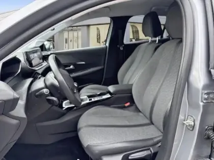 Photo 8 Peugeot 208  1.2 PureTech 100ch S&S Allure