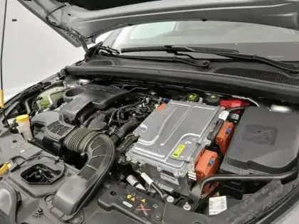 Photo 11 Renault Clio  1.6 E-Tech hybride 145ch Engineered